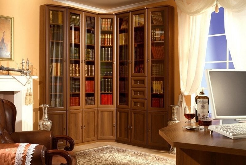 Книжный шкаф в Калининграде