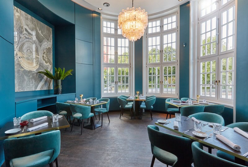 Check Decorazioni's Unique Restaurant Design That Is All About Embracing The Classic Blue Shades! decorazioni Check Decorazioni’s Unique Restaurant Design That Is All About Embracing The Classic Blue Shades! Check Decorazionis Unique Restaurant Design That Is All About Embracing The Classic Blue Shades