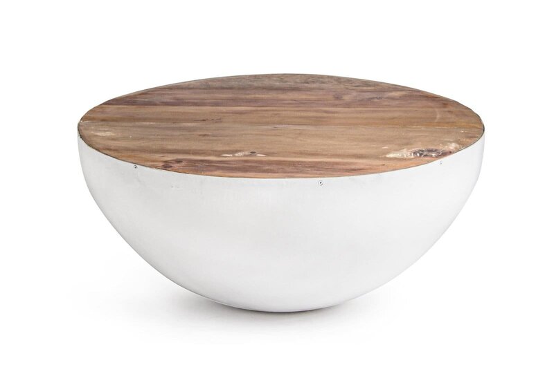 Tavolino in cemento e legno, elemento di arredo moderno per salotti e ambienti eleganti.