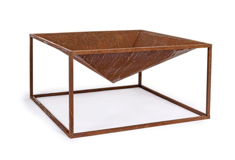 Sedia in marmo rossa con struttura in metallo, design moderno e resistente.
