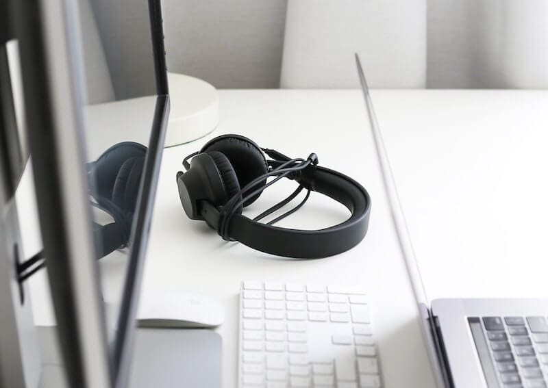 How-to-Troubleshoot-Fix-Headphone-Audio-Output-Jack-Not-Working-on-MacBook-Air-or-Pro-Mac-Computer