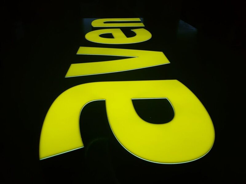 Reklama świetlna – Litery i logo 3D podświetlane LED: Aven