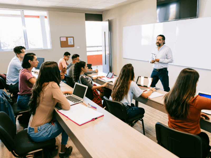Classe de Bachelor Ressources Humaines à Toulon