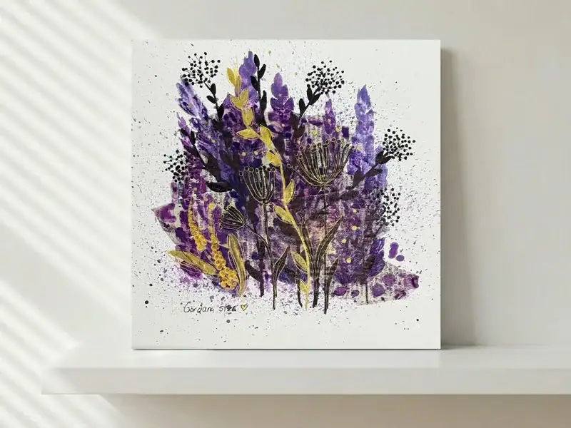 Piccolo giardino astratto 15, acquarello, acrilico e china di Gordana Majic con forme ispirate a fiori e foglie su cartoncino telato rettangolare.