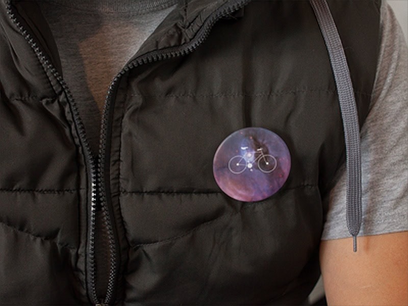 przypinka z rowerem wizualizacja