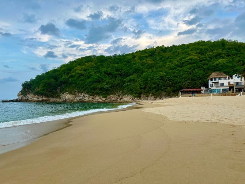 playa chahue beach huatulco oaxaca mexico