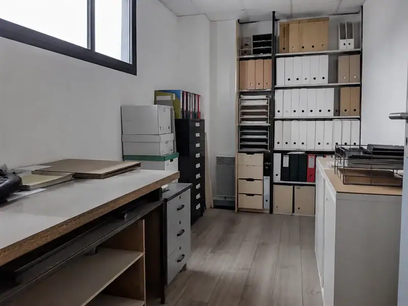 Mobilier et objets encombrants à enlever dans des bureaux à Toulouse