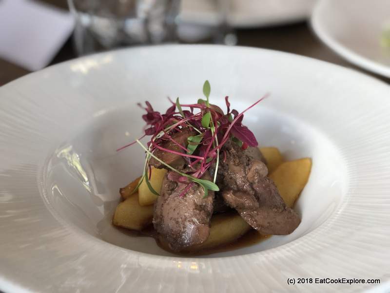 Pan fried chicken liver with caramlised apples Pan fried chicken liver with caramlised apples