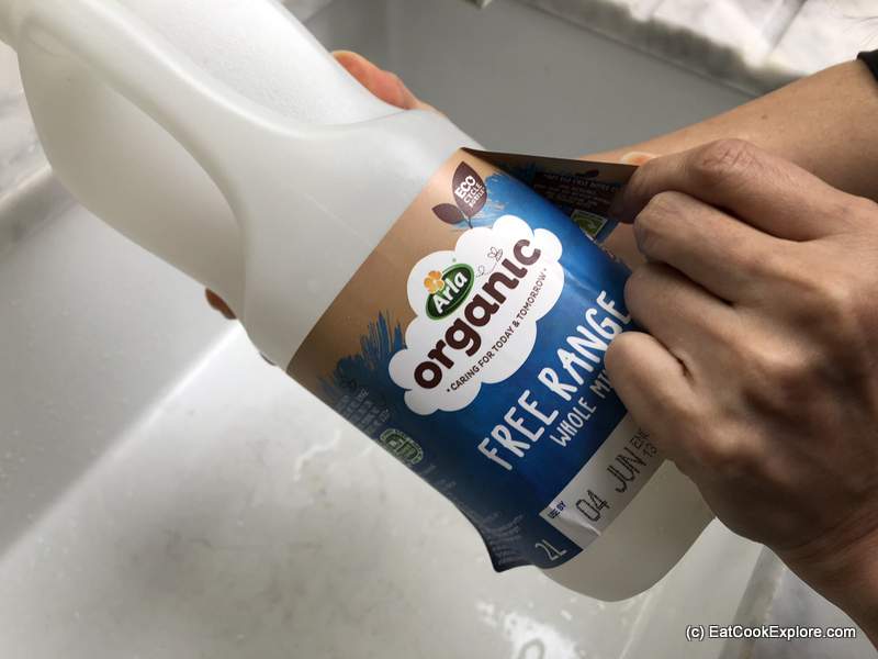 Wash and dry your Arla Organic Eco Cycle milk bottle
