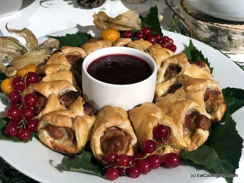 Christmas Lunch with Supermarket Christmas Food and Drink 2 Tesco sausage roll wreath