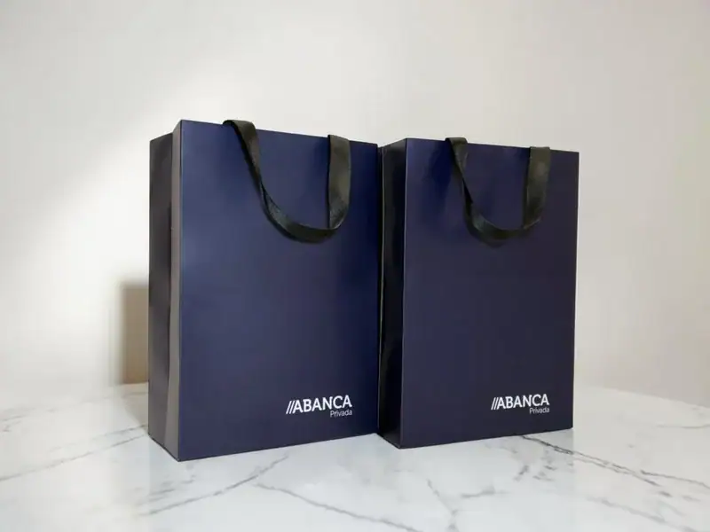 Bolsas de papel premium para Abanca en Galicia