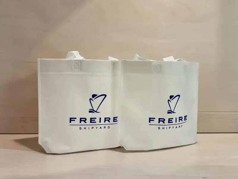 Bolsas de tela sintetica para ferias y congresos Freire Shipyard en Vigo