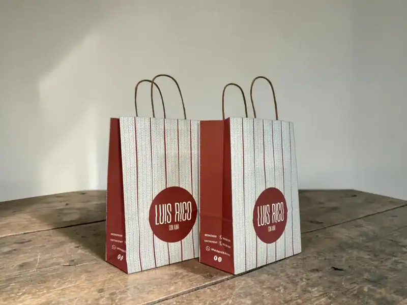 Bolsas de papel asa rizada para zapateria Luis Rico en Alicante y Valencia