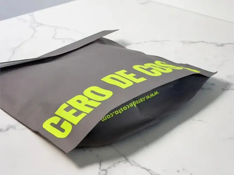 Sobres de papel para moda Cero de Costa en Vigo, Pontevedra y Coruña