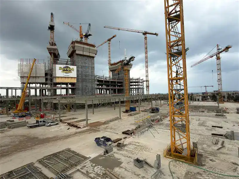 Steel frame construction for tall buildings