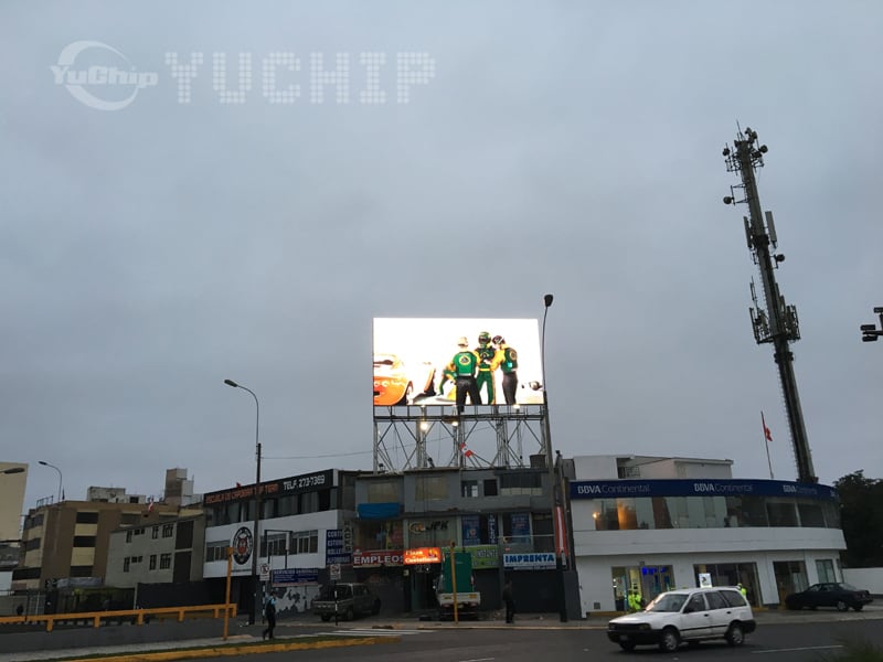 YUCHIP P20 Outdoor Advertising Screens In Peru