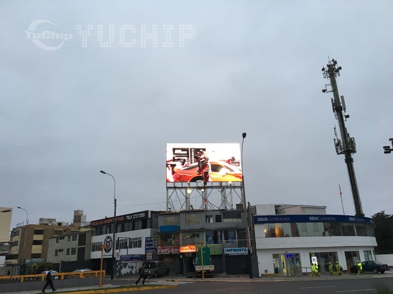 YUCHIP P20 Outdoor Advertising Screens In Peru