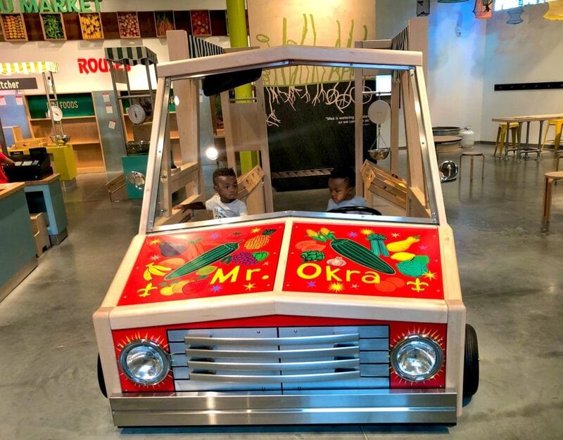 Kids playing in Louisiana children museum