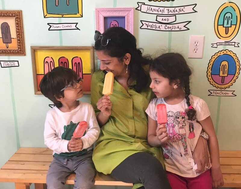 Family eating popsicles at hyppo gourmet pops