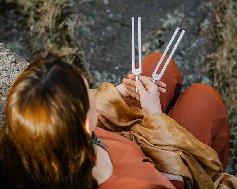 yoga lichtspuren grit grubenick stimmgabel behandlung halle 01