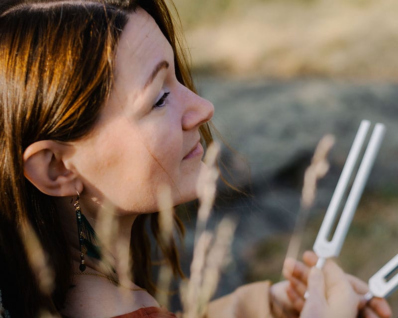 yoga lichtspuren grit grubenick stimmgabel behandlung halle 03