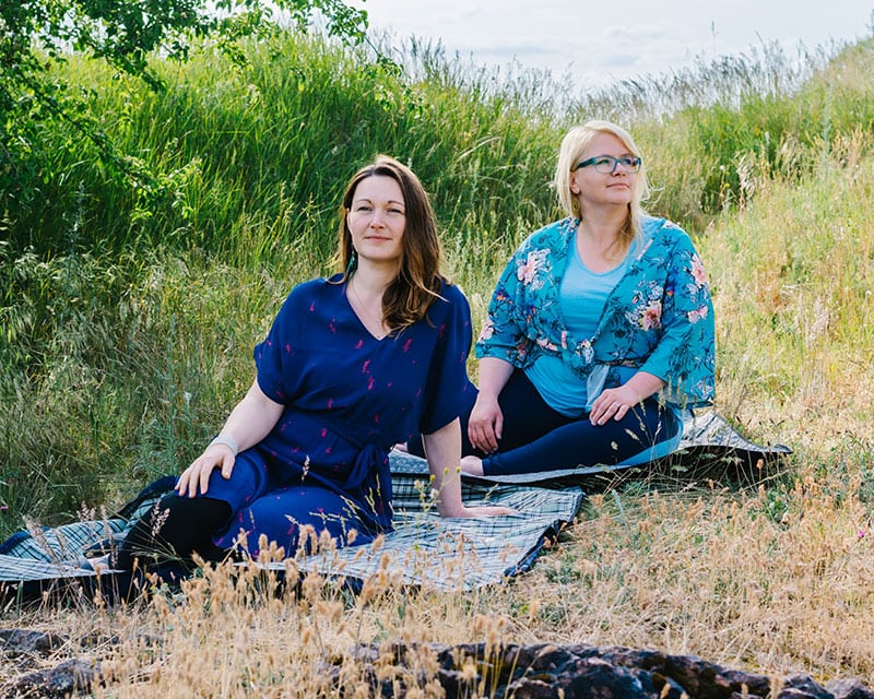 yoga lichtspuren grit grubenickkatrin parnitzke teamfoto yoga halle 02