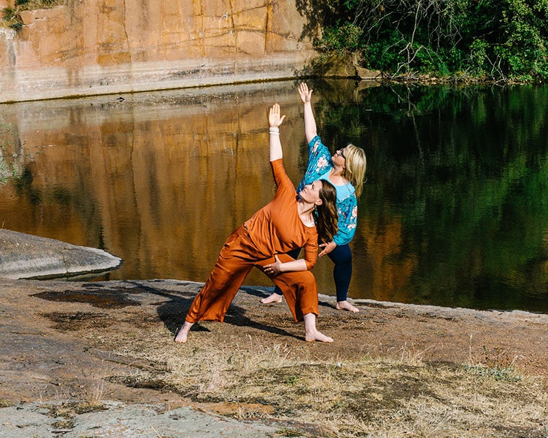 yoga lichtspuren grit grubenickkatrin parnitzke teamfoto yoga halle