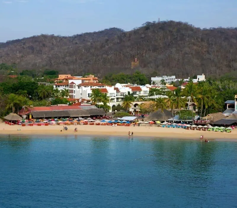 playa santa cruz, main beach in huatulco mexic