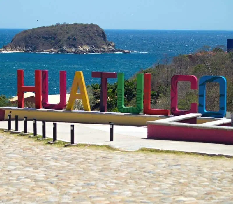 huatulco sign in oaxaca mexico