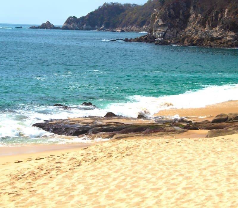 beach at playa el pescador huatulco oaxaca