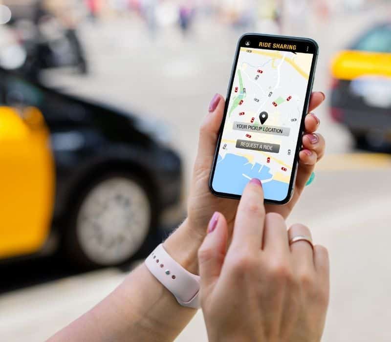 passenger calling uber in oaxaca from their cell phone