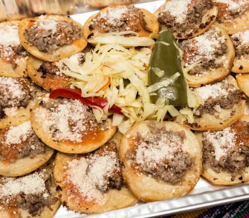 Garnachas in Oaxaca, similar to a sope or memela