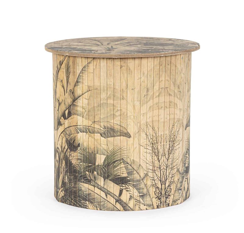 Tavolo in legno con decorazioni naturali e motivi vegetali artigianali.