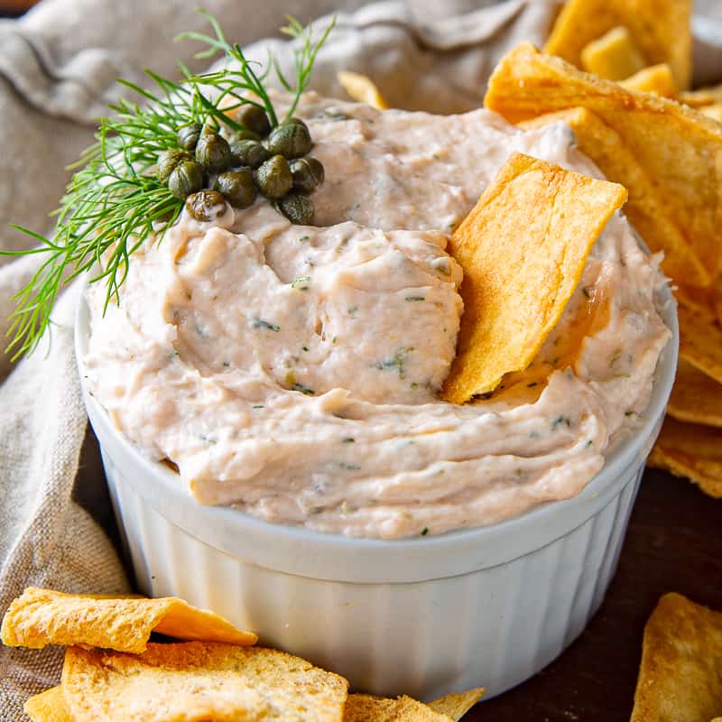 smoke salmon dip with pita chip