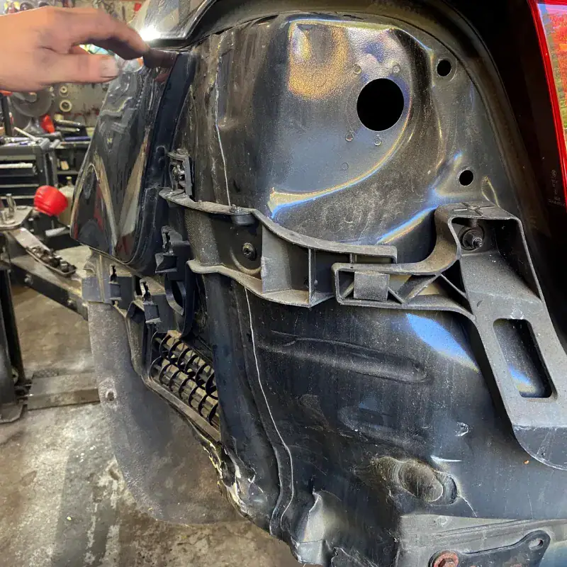 Reparaturbestätigung eines Autos nach einem Unfall