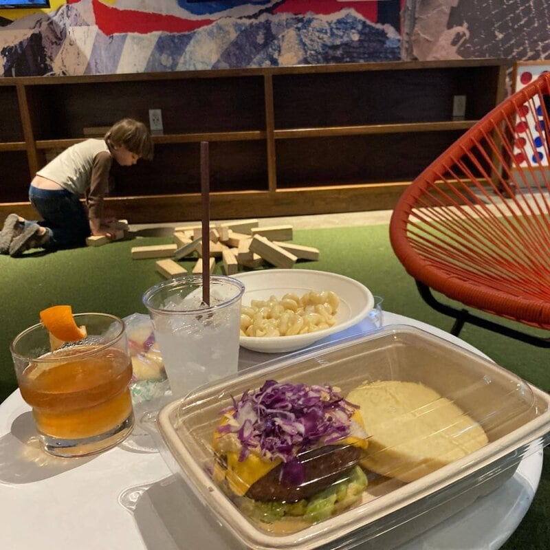 Kid friendly restaurant with kids activities