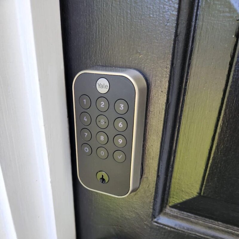 keypad lock with keyhole