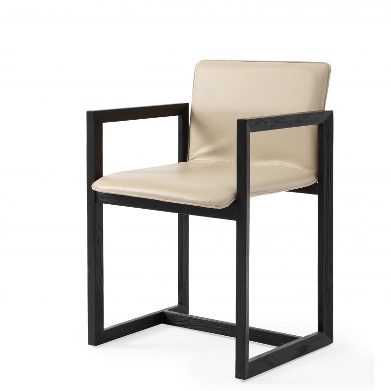 Della Chair