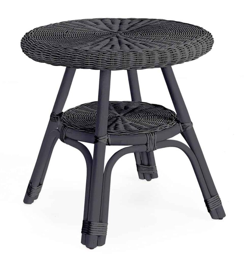 Sedia in vimini nera per esterni, stile elegante e resistente, perfetta per giardino o terrazzo.