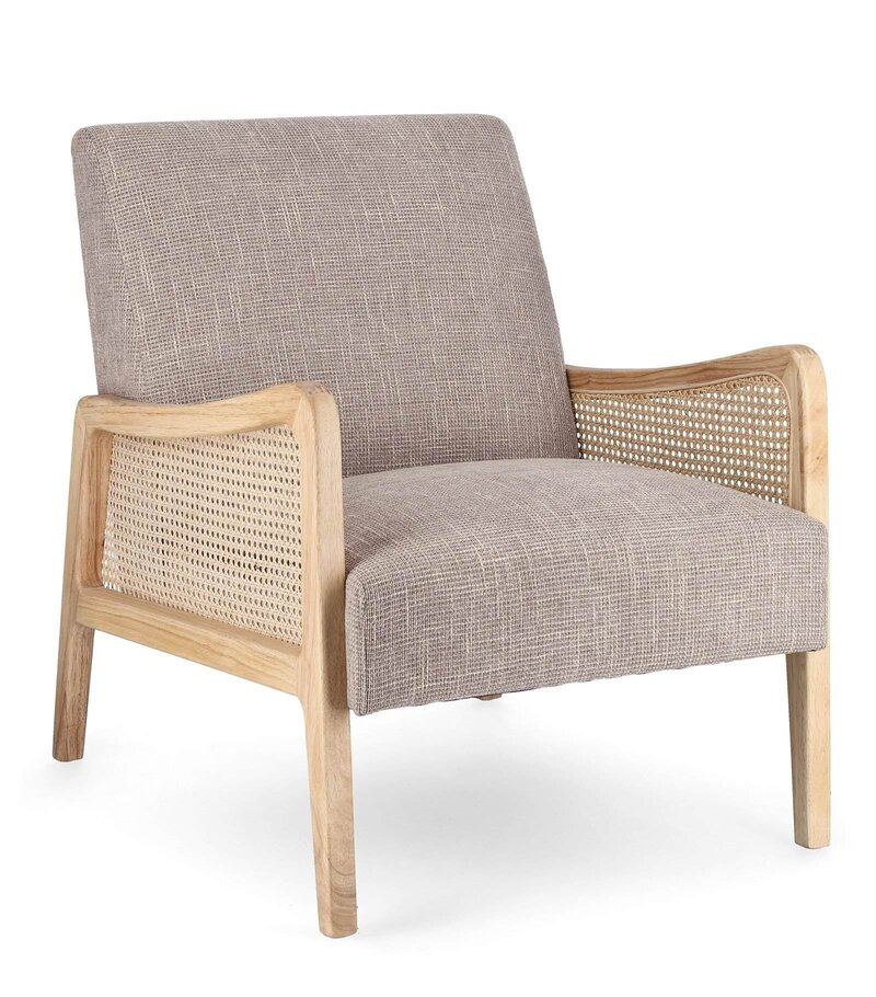 Poltrona in legno con seduta imbottita e braccioli in vimini, arredo moderno e confortevole per ogni ambiente.