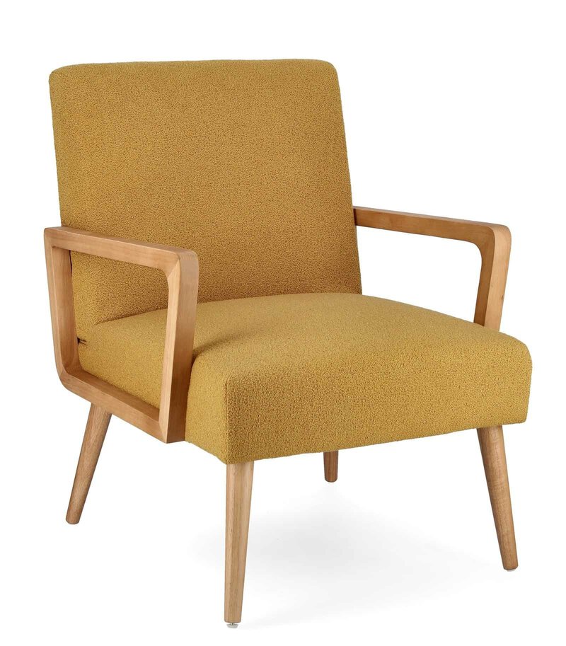 Sedia in stile vintage con struttura in legno e rivestimento in tessuto giallo ocra.