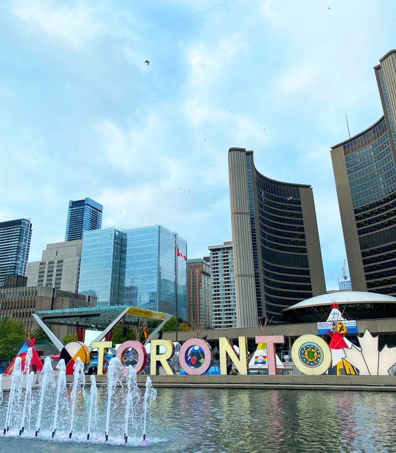 <strong>Top 5 Places to Meet Singles in Toronto</strong>