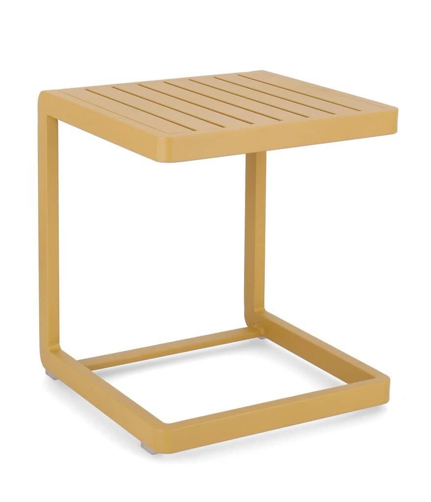 Tavolino moderno e resistente in plastica beige per interno ed esterno. Design minimalista e funzionale.