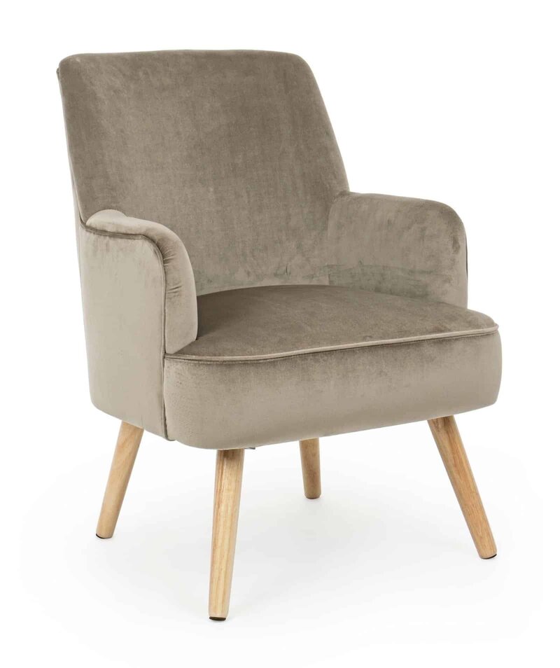 Poltrona velluto beige con piedini in legno, perfetta per arredare soggiorni moderni e accoglienti.