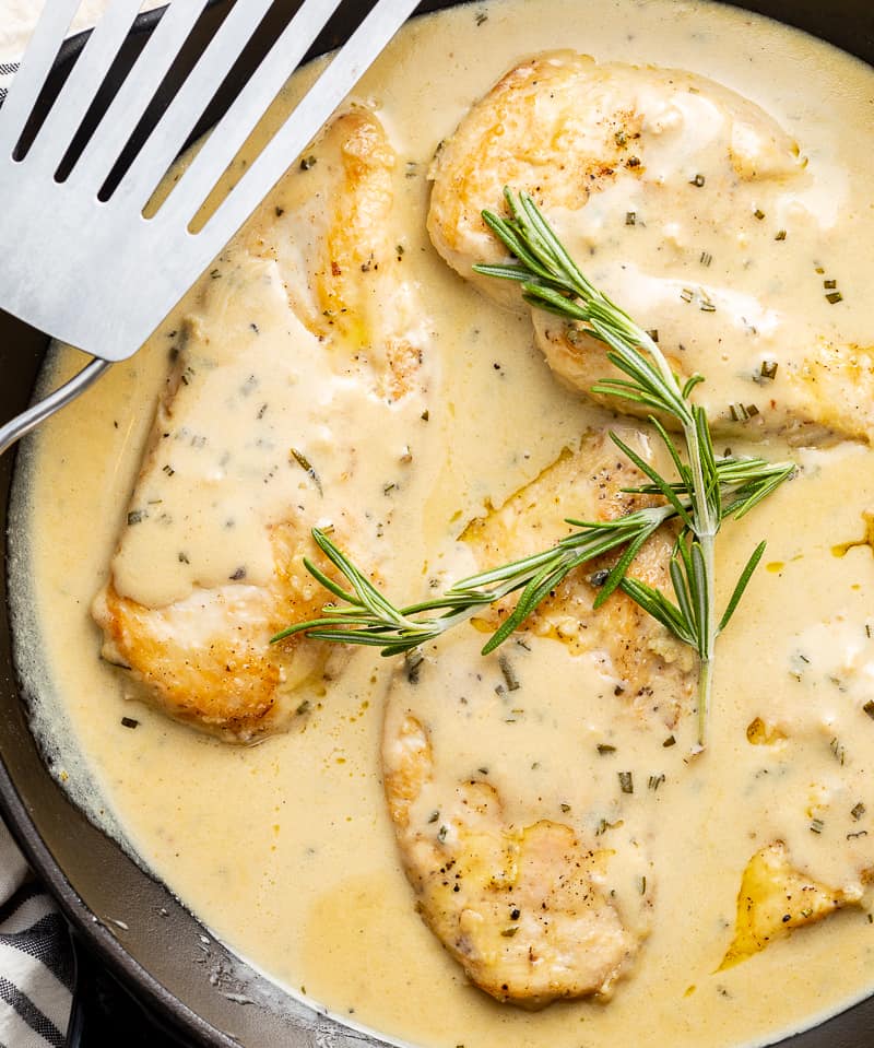 Chicken with creamy rosemary sauce