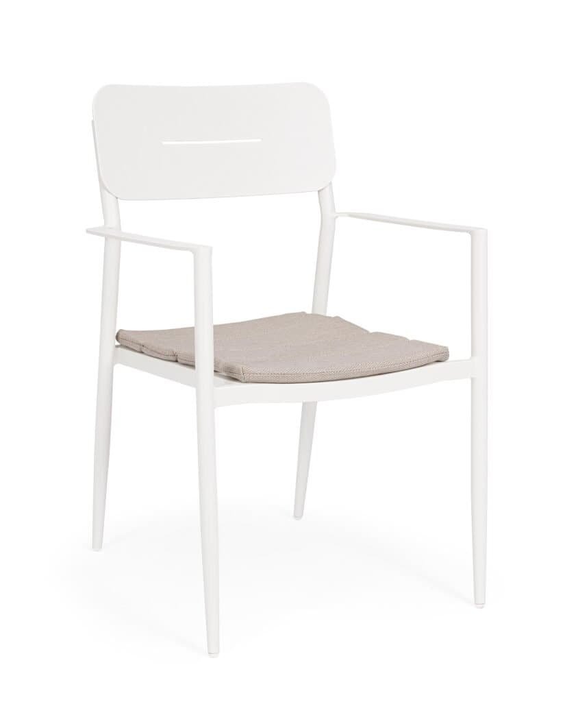 Sedia elegante bianca con braccioli e seduta imbottita per interni e soggiorni moderni.