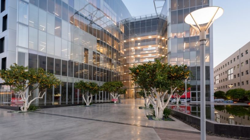 הברזל 30 משרדים וגג רמת החייל