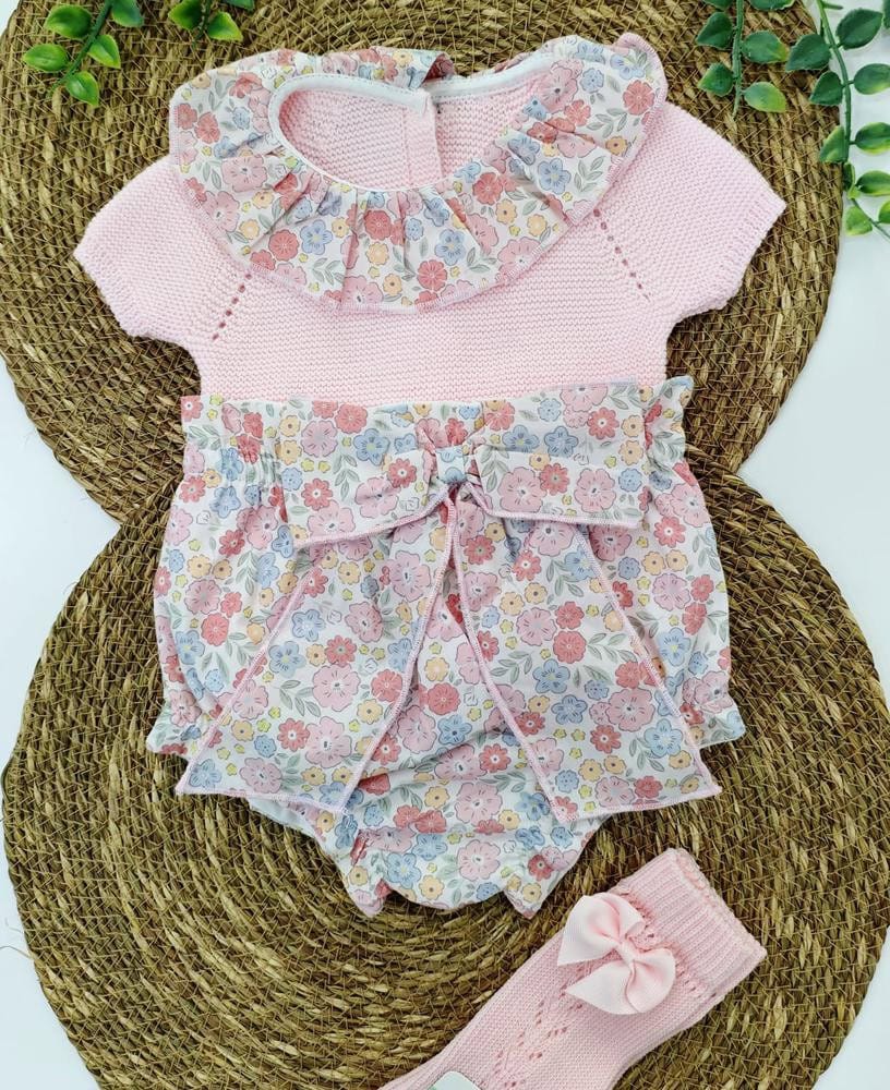 Conjunto braguita tela blusa hilo cuello rosa bebe
