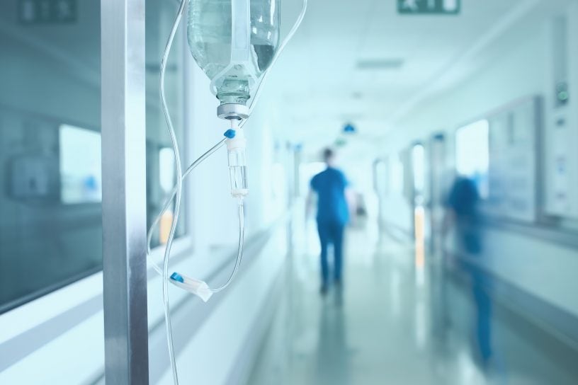 Notarielle Beurkundungen wie Patientenverfügungen sind für den Ernstfall essentiell. Um gut vorbereitet zu sein, sollte man regelmäßig seine Patientenverfügung prüfen.