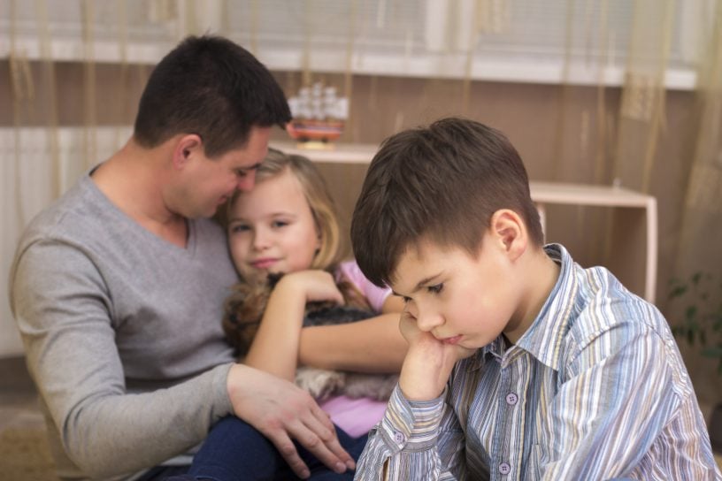 Wer in einer Patchworkfamilie lebt, sollte die Erbfolge durchdenken.
